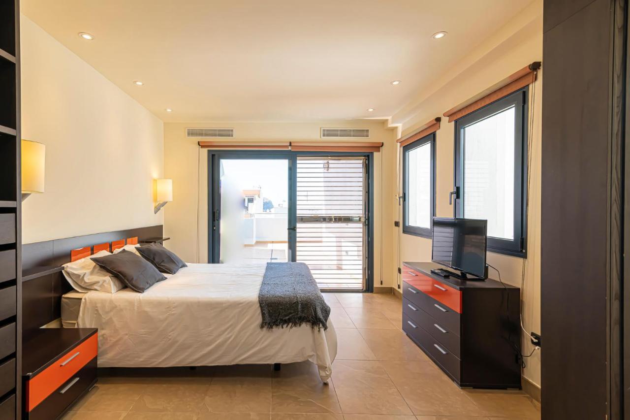 Luxury Holidays Suites, Playa De Los Cristianos ลอส กริสเตียนอส ภายนอก รูปภาพ
