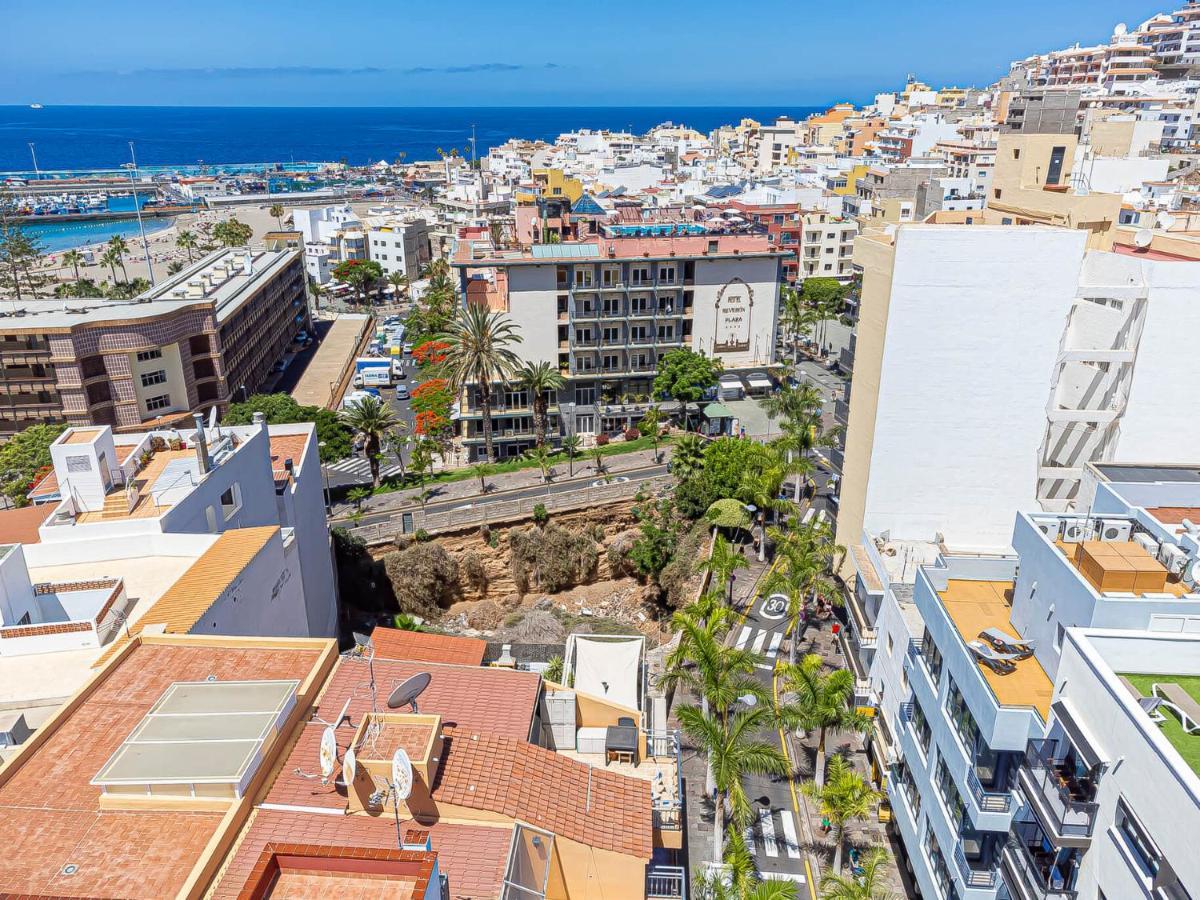 Luxury Holidays Suites, Playa De Los Cristianos ลอส กริสเตียนอส ภายนอก รูปภาพ