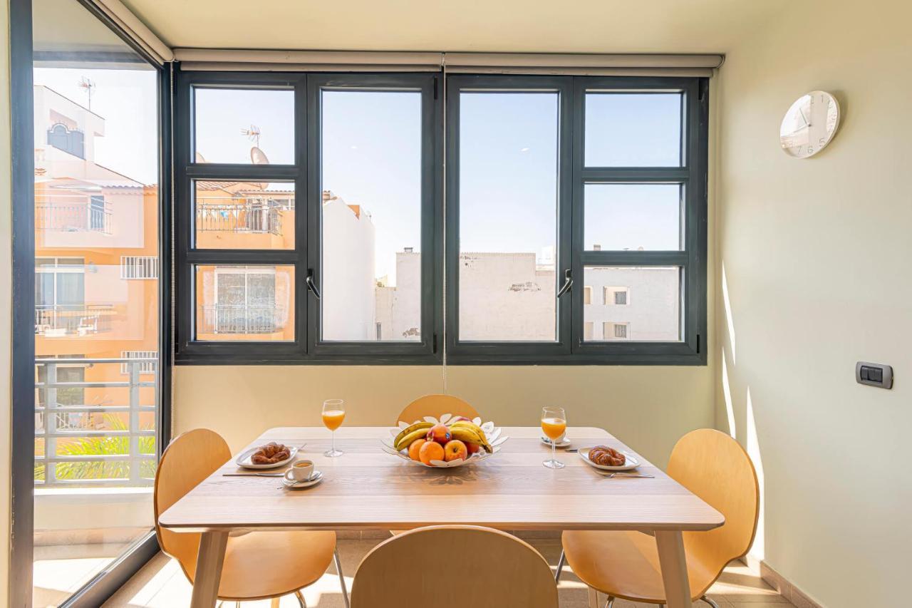 Luxury Holidays Suites, Playa De Los Cristianos ลอส กริสเตียนอส ภายนอก รูปภาพ