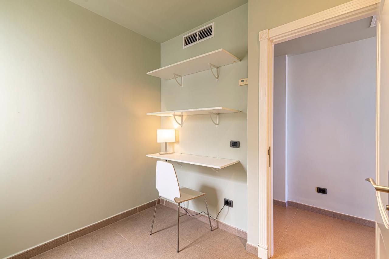 Luxury Holidays Suites, Playa De Los Cristianos ลอส กริสเตียนอส ภายนอก รูปภาพ
