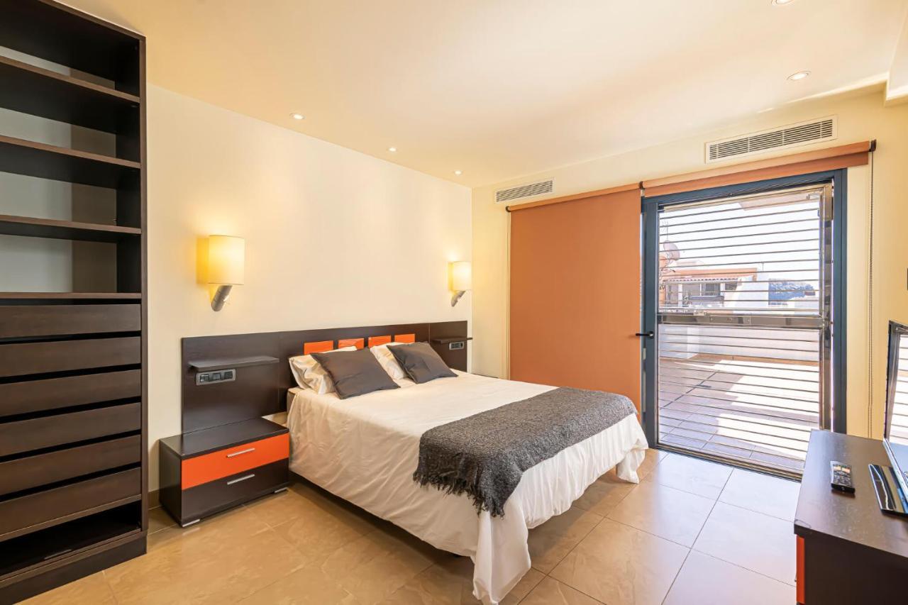 Luxury Holidays Suites, Playa De Los Cristianos ลอส กริสเตียนอส ภายนอก รูปภาพ