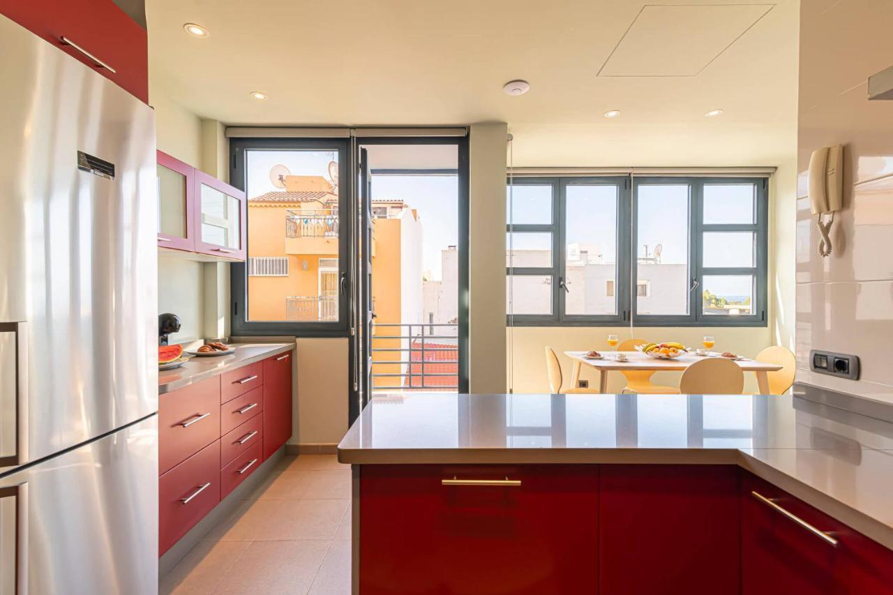 Luxury Holidays Suites, Playa De Los Cristianos ลอส กริสเตียนอส ภายนอก รูปภาพ