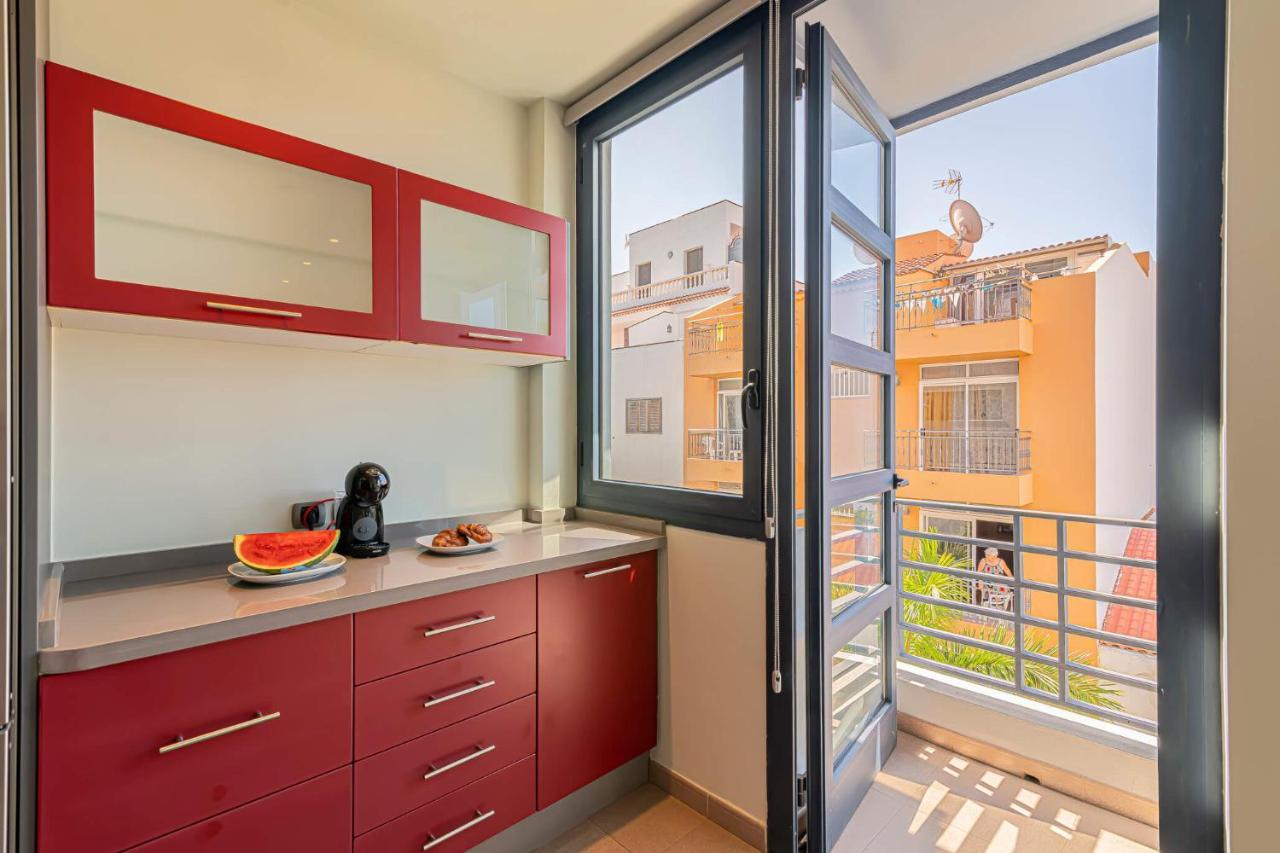 Luxury Holidays Suites, Playa De Los Cristianos ลอส กริสเตียนอส ภายนอก รูปภาพ