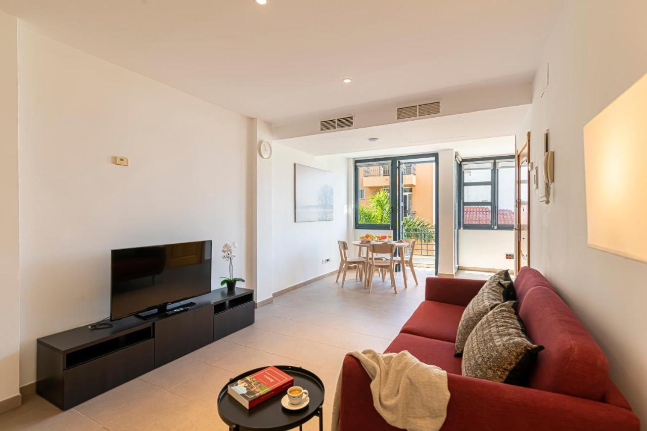 Luxury Holidays Suites, Playa De Los Cristianos ลอส กริสเตียนอส ภายนอก รูปภาพ