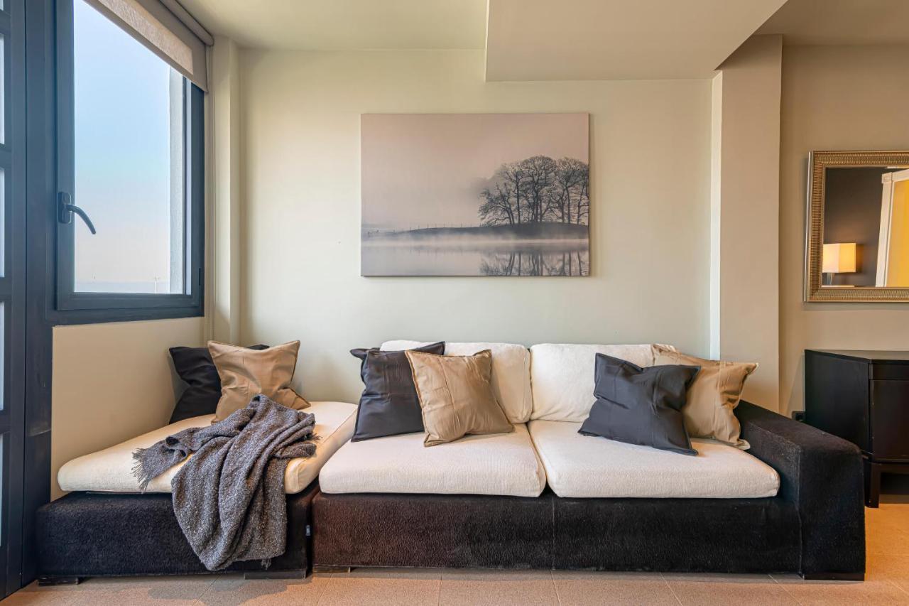 Luxury Holidays Suites, Playa De Los Cristianos ลอส กริสเตียนอส ภายนอก รูปภาพ