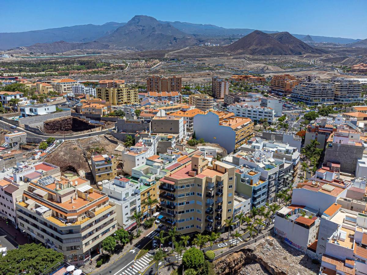 Luxury Holidays Suites, Playa De Los Cristianos ลอส กริสเตียนอส ภายนอก รูปภาพ