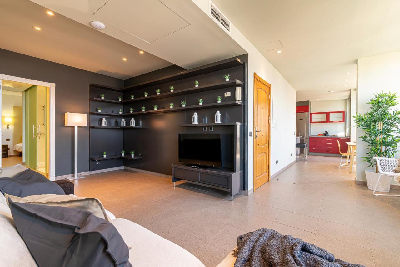 Luxury Holidays Suites, Playa De Los Cristianos ลอส กริสเตียนอส ภายนอก รูปภาพ